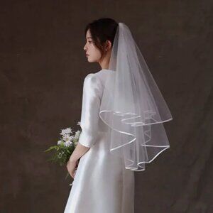 Short Wedding Veil with Comb Satin Trim Elbow Length